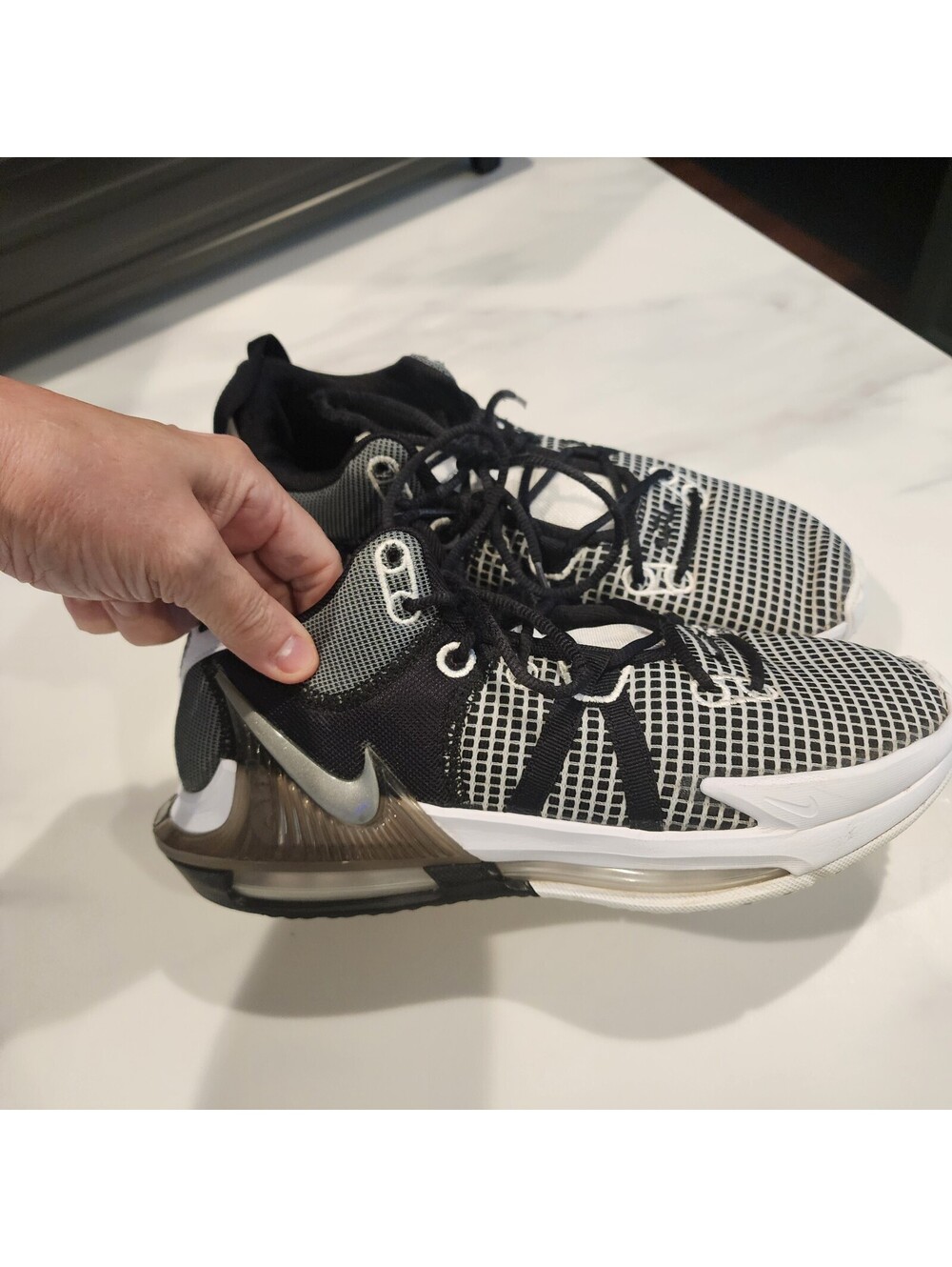 Nike Air Max Bella TR 5 Women’s Training Shoes Size 9 White Black